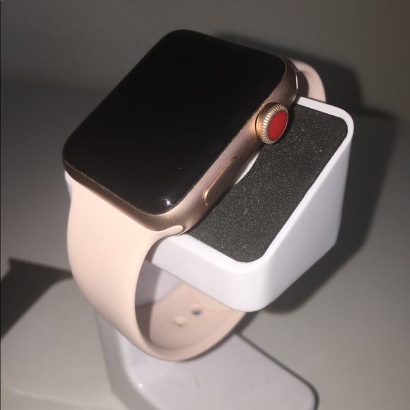 Apple iwatch  ⌚️ 3 series 42mm + Cellular GPS - Picture 2 of 8